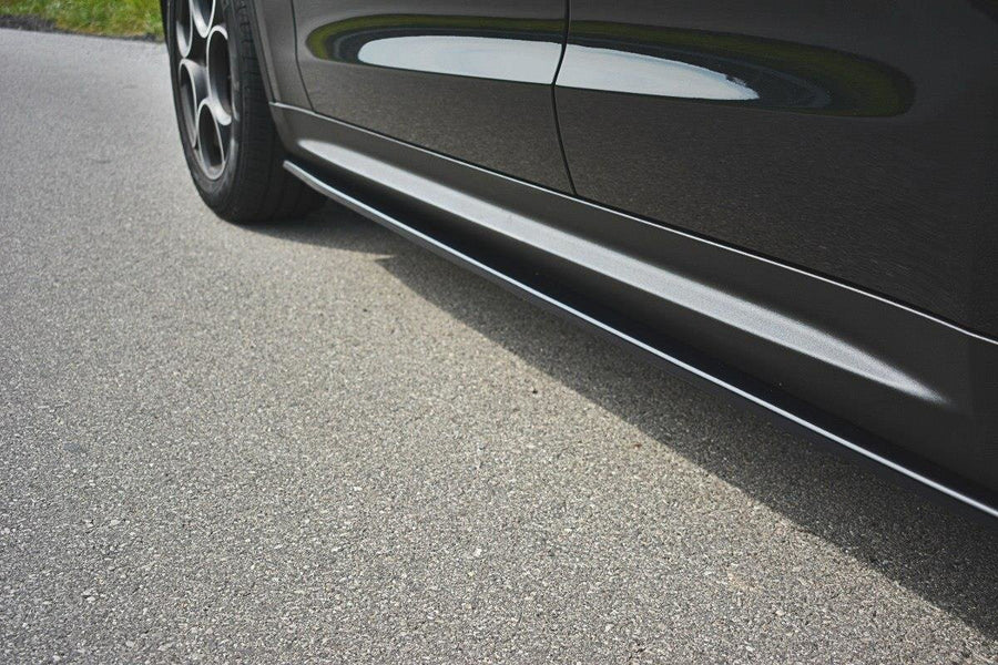 Maxton Design Alfa Romeo Stelvio Side Skirts Diffusers