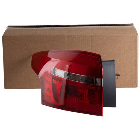 GENUINE FORD 2033124 FOCUS N/S REAR OUTER LIGHT LAMP UNIT LED 10/2014- | ML Performance UK