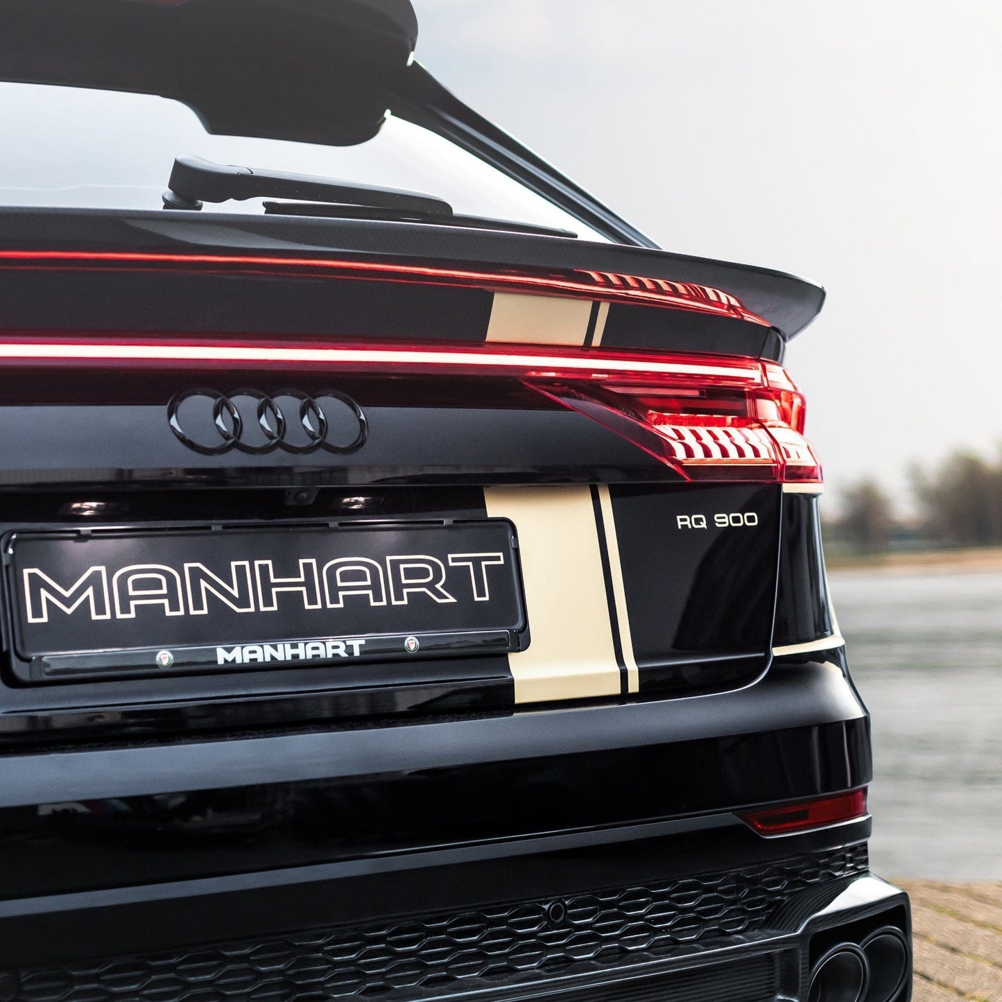 MANHART MHBKRSQ8 CARBON WIDEBODY KIT FOR AUDI RSQ8