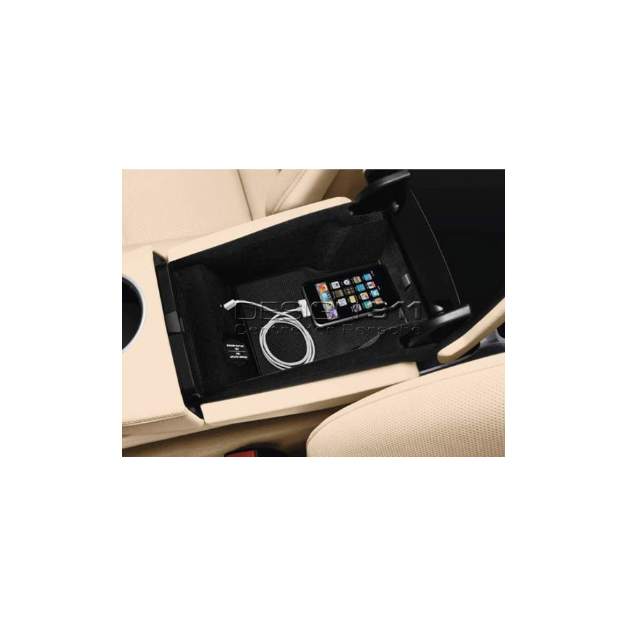 Genuine Porsche Universal Audio Interface (Aux) Porsche 970 Panamera 2014  | ML Performance UK Car Parts